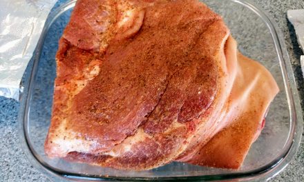 How to prepare and smoke a pork shoulder